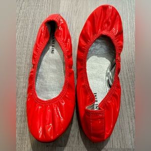 EUC Gianni Bini DINA Shocking Neon Pink Patent Leather Flats. Size 7.